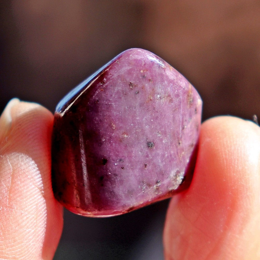 Tumbled Stone: Ruby, Red Corundum from India (RUB41)