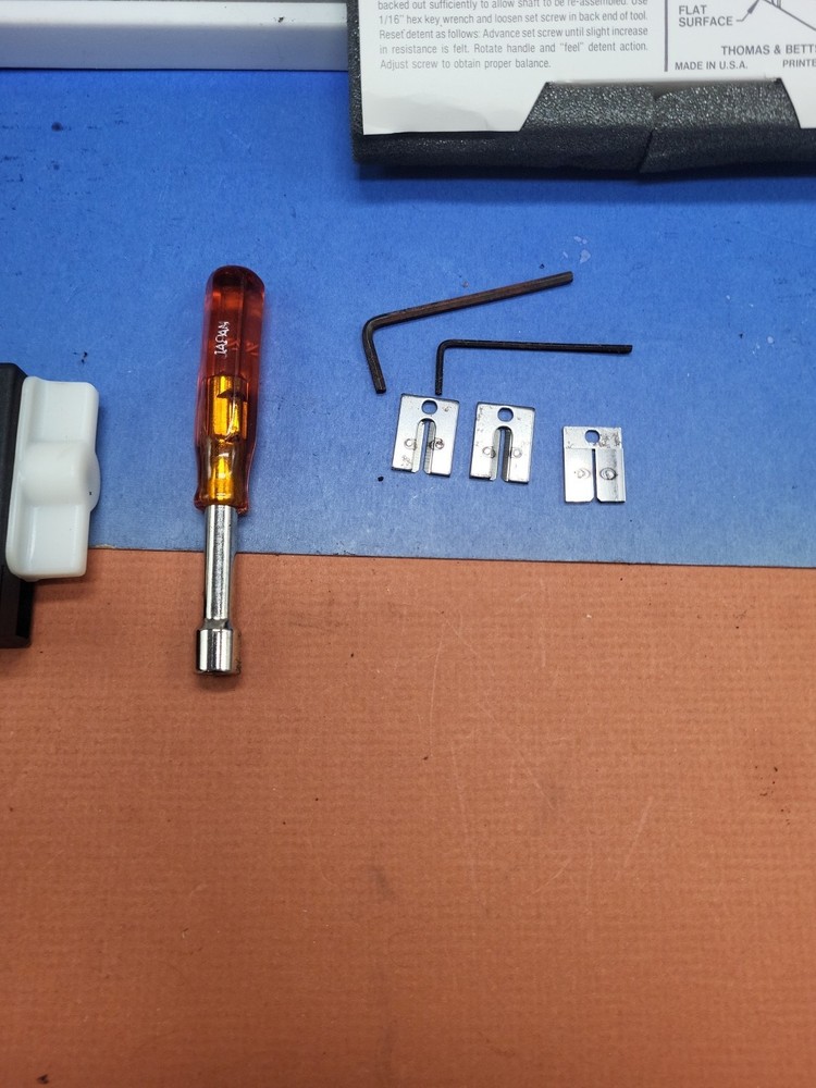 Thomas & Betts Versa - Trak Comminations Cable Intstalling Tool Kit No. UCCSK1 A