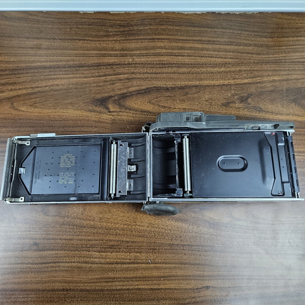 Polaroid Model 160 Land Camera - Untested