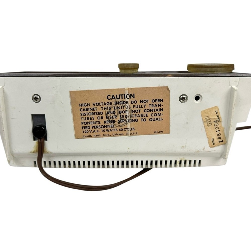 Vintage MCM Zenith Solid State Radio X228W