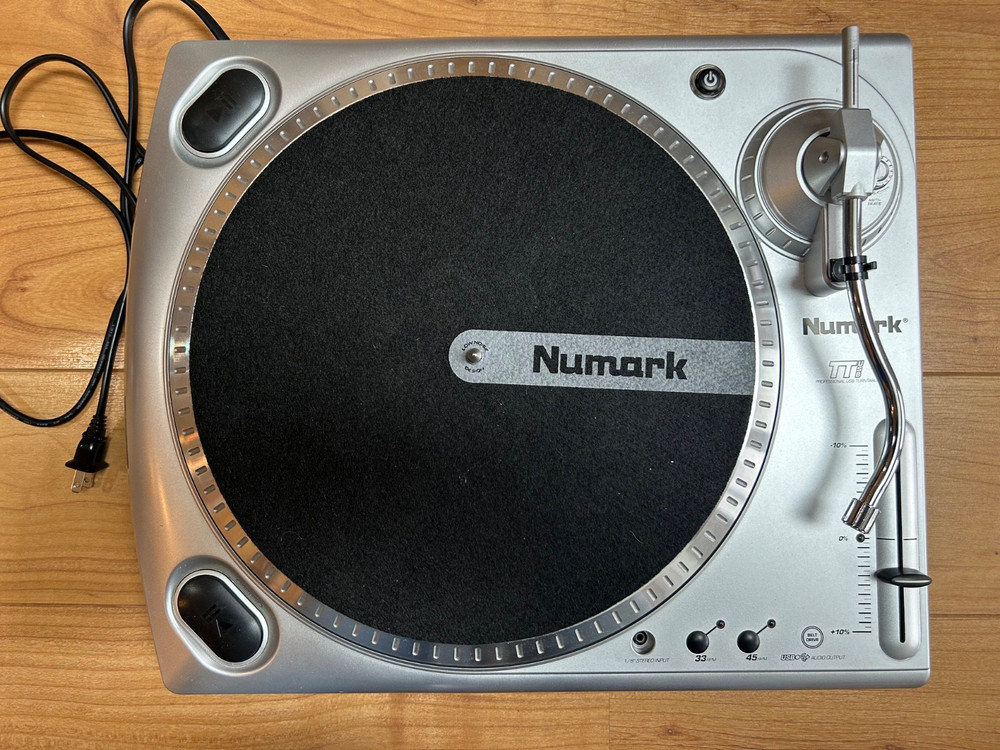 Numark TTusb turntable with USB Audio Interface Digitize Your Vinyl Collection