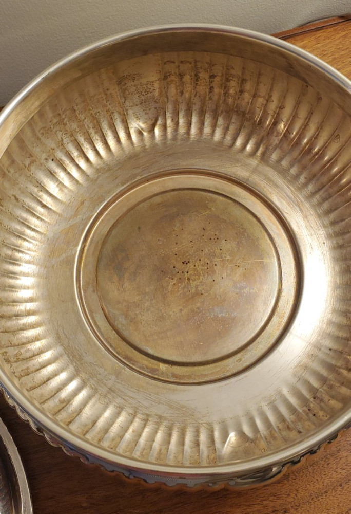 Classic Silverplate Fluted Serving Chasing Dish w Wood Handle & Lid Pyrex insert