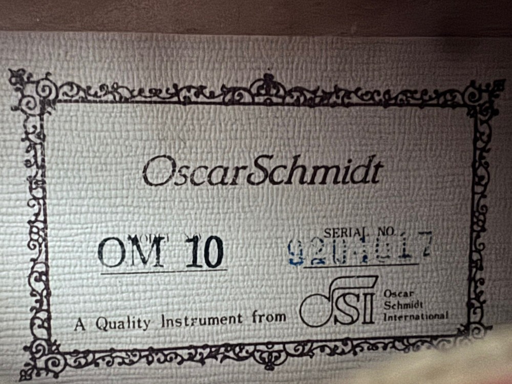 OSCAR SCHMIDT OM 10, Hard Case Great Shape