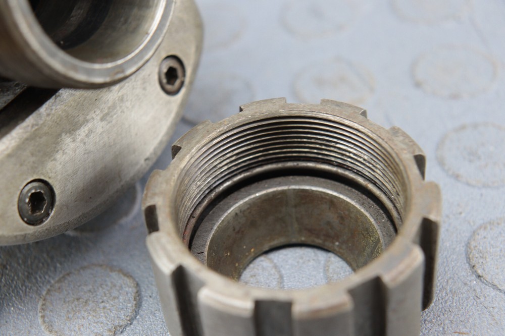 UNIVERSAL ENGINEERING BORING HEAD 4-3/4'' BODY DOUBLE TAPER COLLET LOC3825