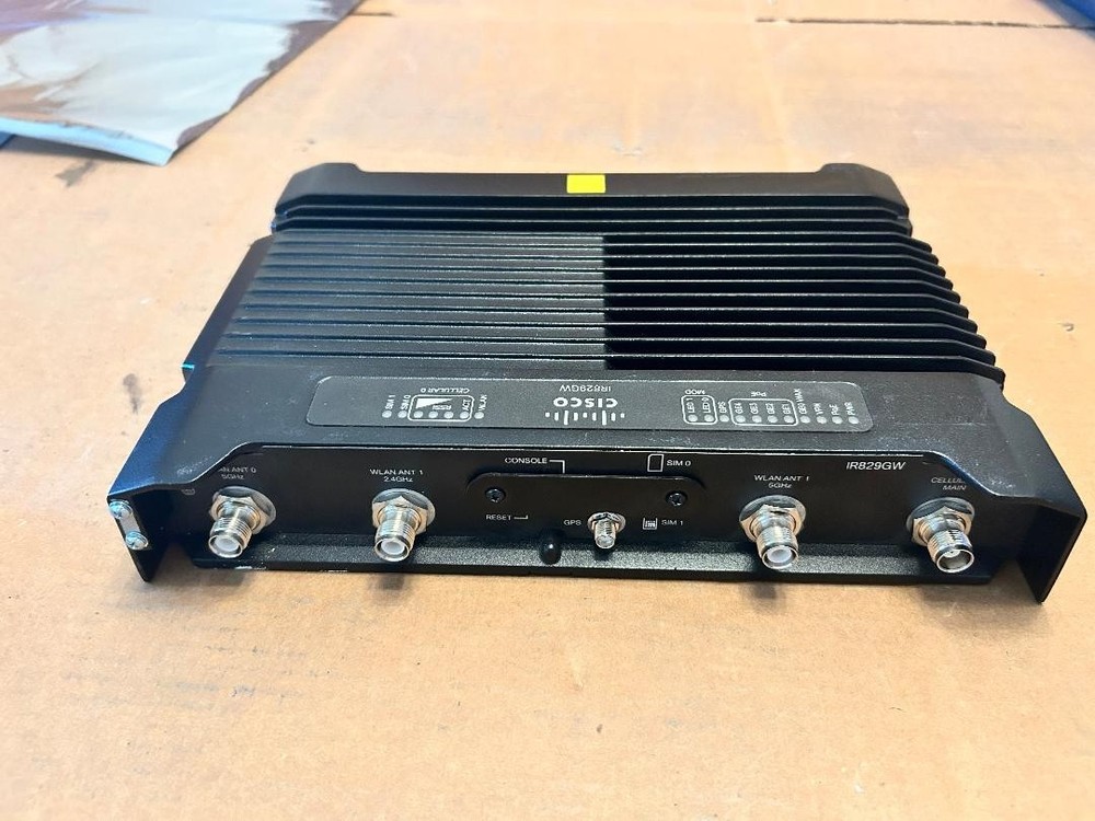 Cisco IR829GW-LTE Ruggedized Secure Multimode 4G LTE Router