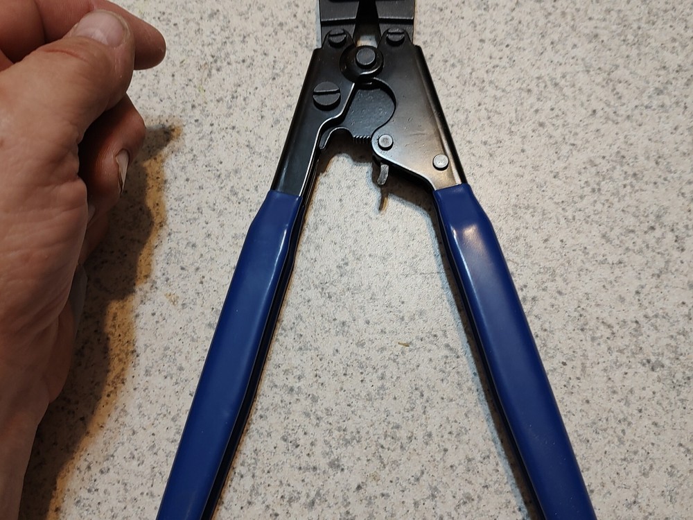 NEW, Blue Pex Cinch Clamp Crimper Tool (3/8”-1”)