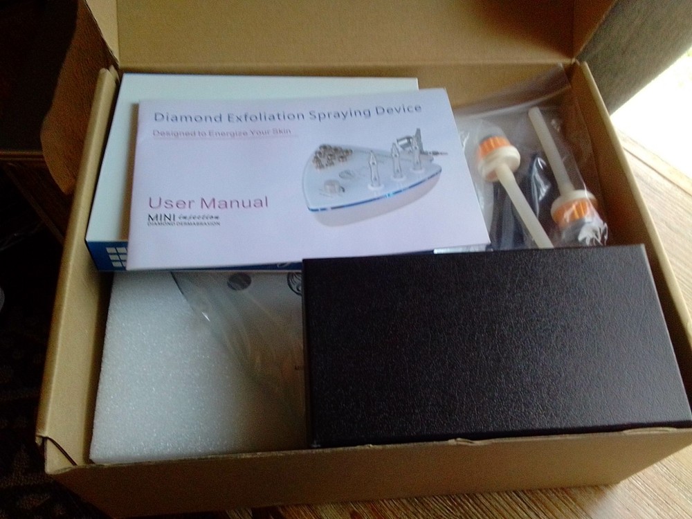 Portable Mini Diamond Microdermabrasion Machine With Spray Function For Home Spa