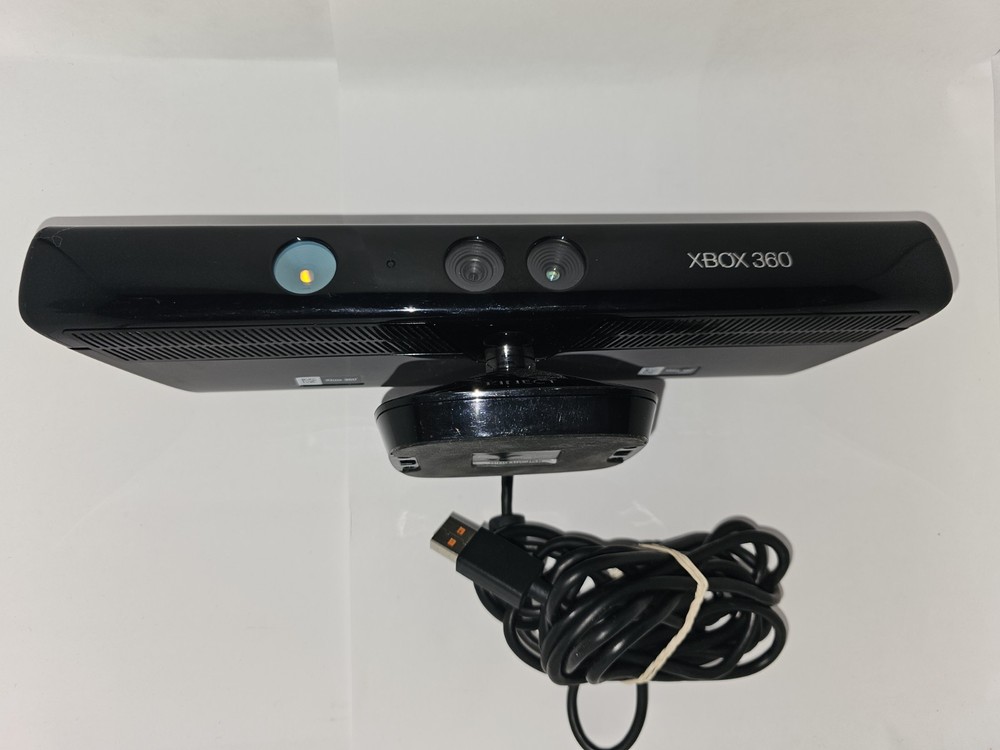 Microsoft Kinect Sensor for XBox 360- Game Bundle, All Tested And Complete