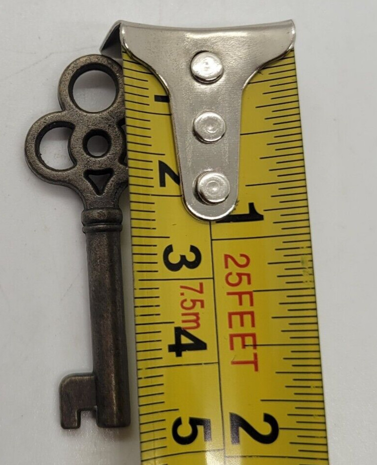 Antique Clover Key 2"