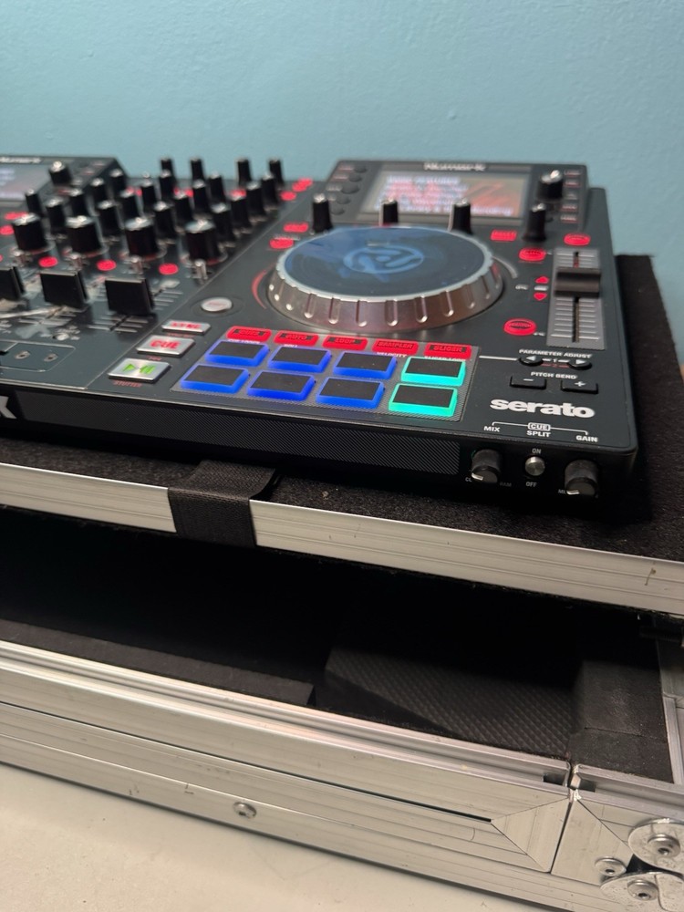 Numark NV II 2 DJ Contoller Mix Deck