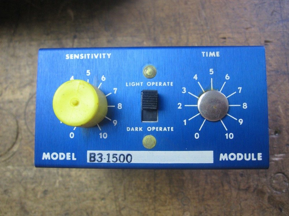 Banner Engineering Corp. B3-1500 Photoelectric Logic Module controller (@D1)