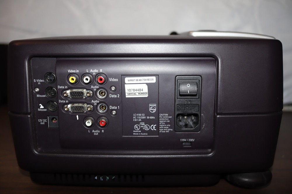 Philips Proscreen 4100 LCD Projector SVGA 800 x 600 + Case + mouse - good bulb!