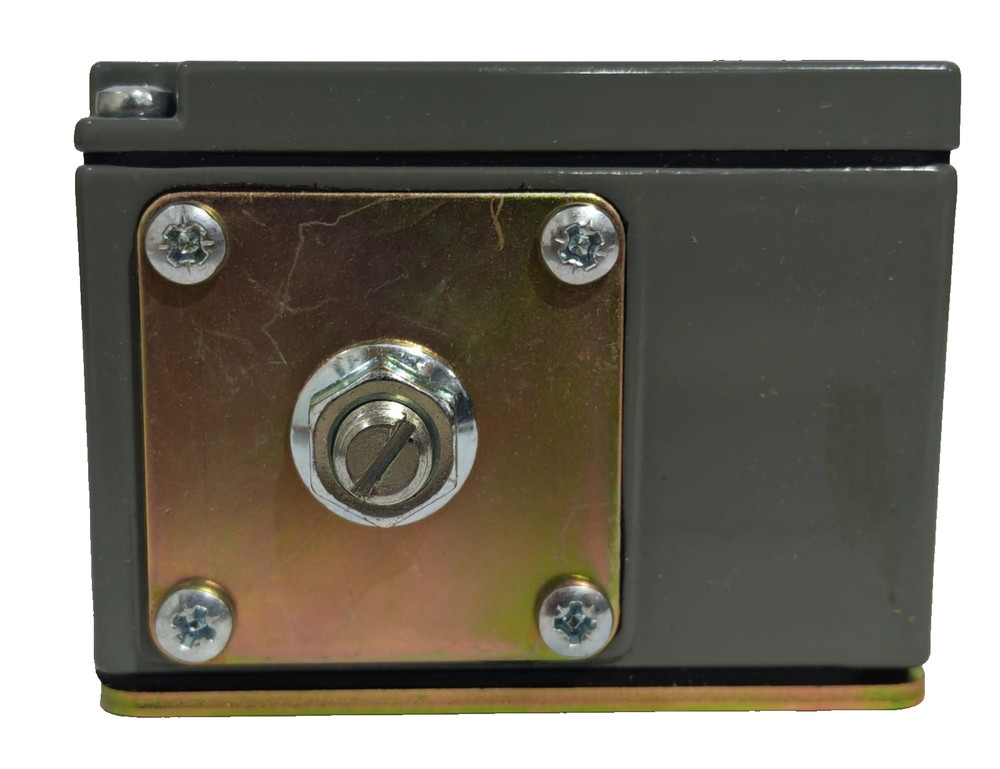 Square D 9012 ACW1 Pressure Switch Form M11