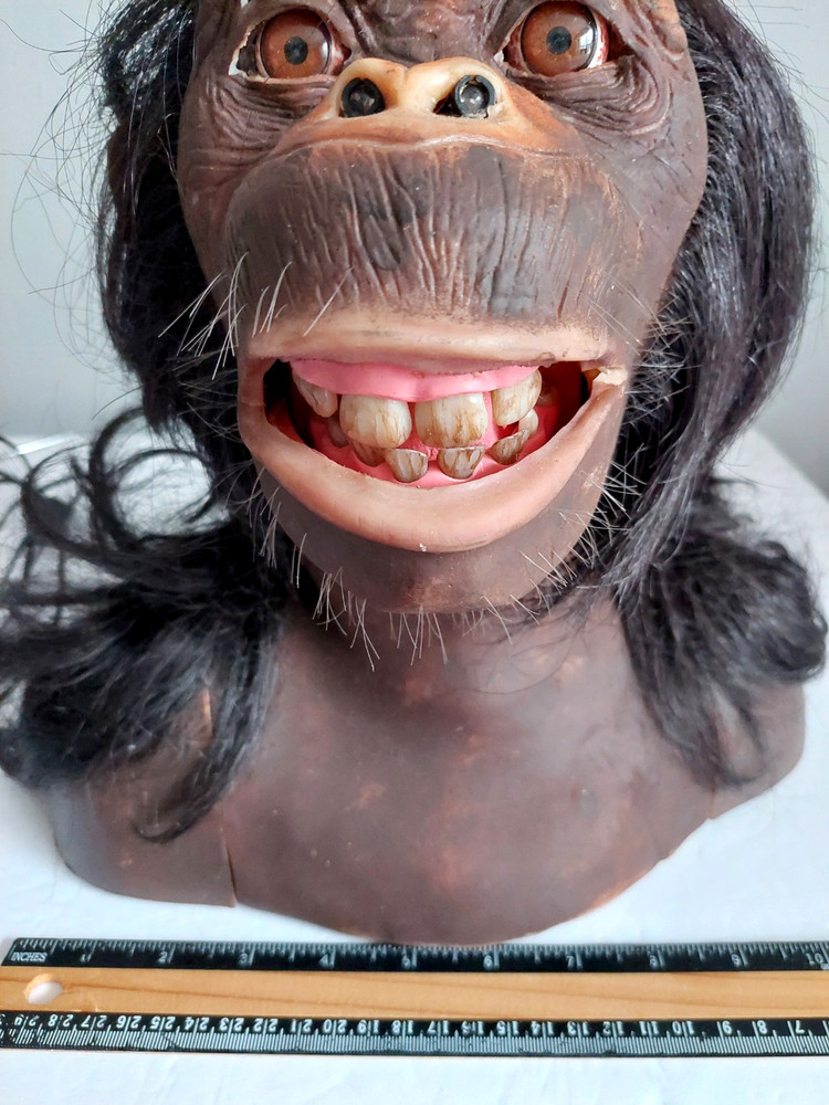 Sharper Image WowWee Alive Chimpanzee Monkey Ape Animatronic Remote Works