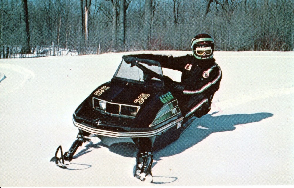 SNOWMOBILING IN WISCONSIN - PC1648