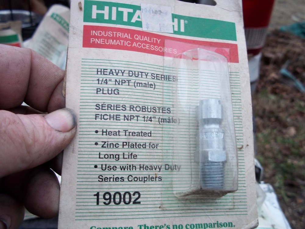 HITACHI  AIR HOSE  COUPLER  PLUG  P/N  19002