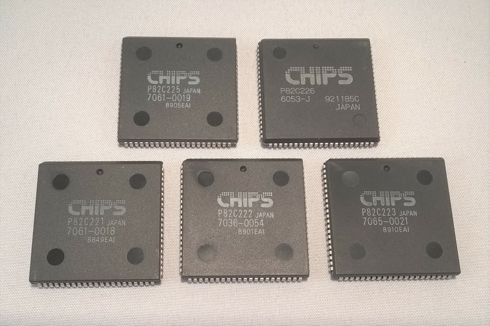 P82C222 - INTEGRATED CIRCUIT - CASE: 84 PLCC - MAKE: CHIPS