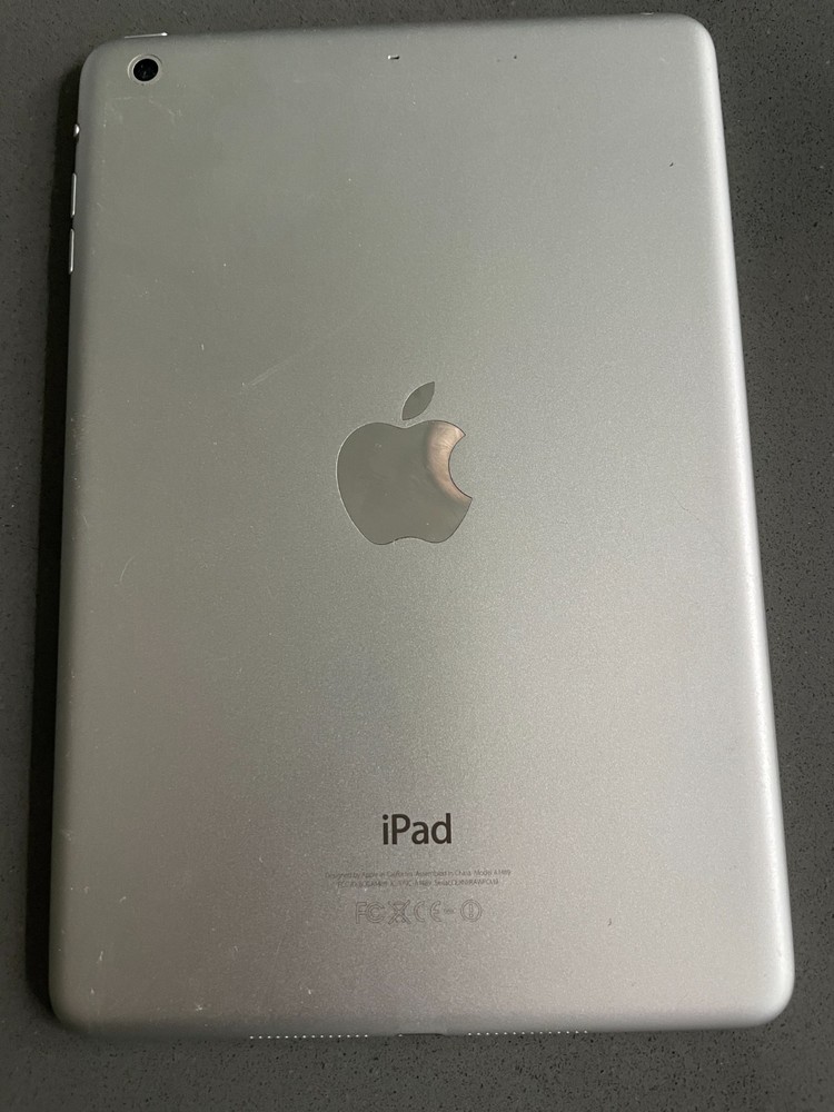 Apple iPad Mini 2, Silver, 32GB, WIFI only, excellent condition