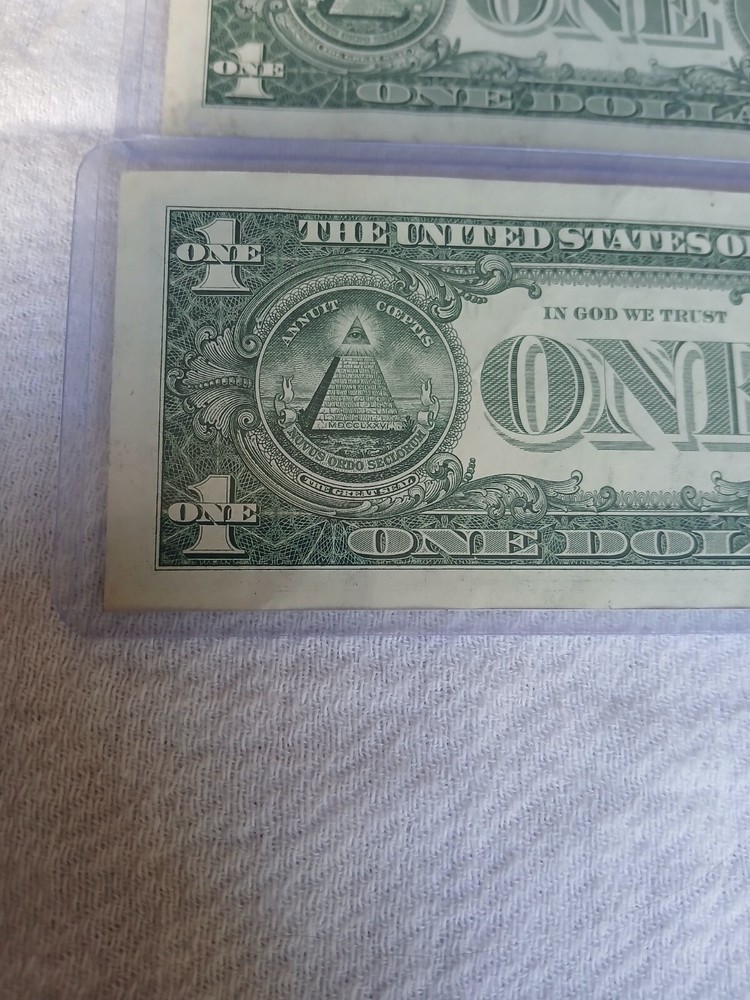 2021 X2 $1 Dollar Bills Ink Smear Errors From The Same Strap.