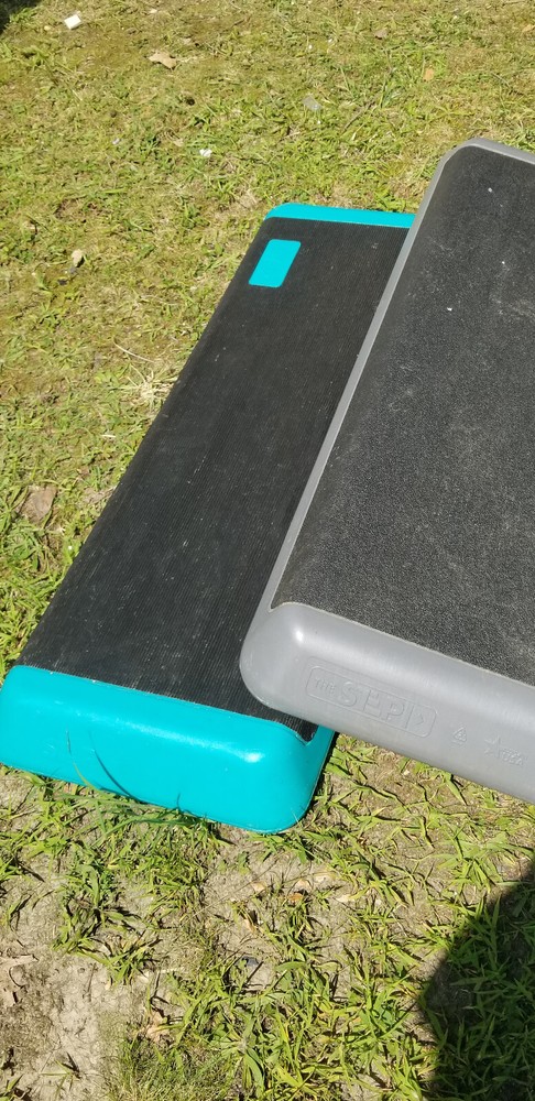 2 THE STEP LARGE EXCERCISE STEPS AEROBIC WORKOUT STEPPER RISER