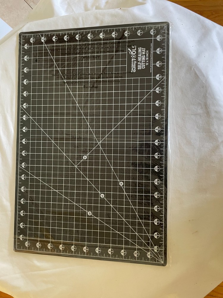 12" x 18" Self-Healing Cutting Mat – Precision Tools – Double-Sided Grid Sewing
