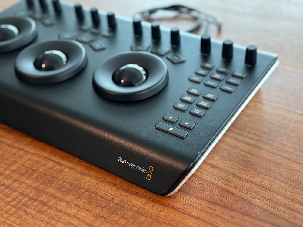 Blackmagic Design DaVinci Resolve Micro Panel w/ USB Cable_Used- Mint Conditions