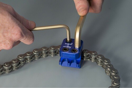 Motion Pro® Master Link Press Tool for 520, 525, and 530 Chains 08-0675