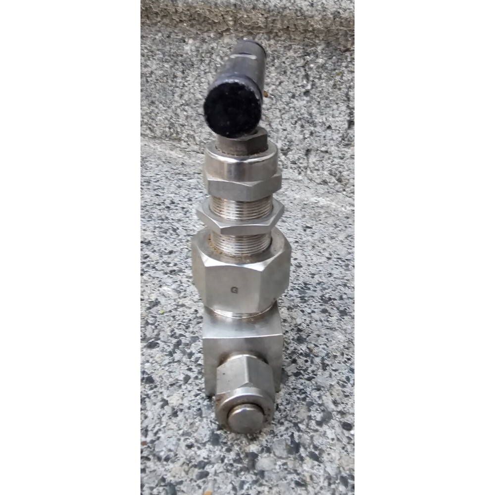 Whitey SS-12NBS8-G Manual Stainless Needle Valve 6000psi Disc STE3
