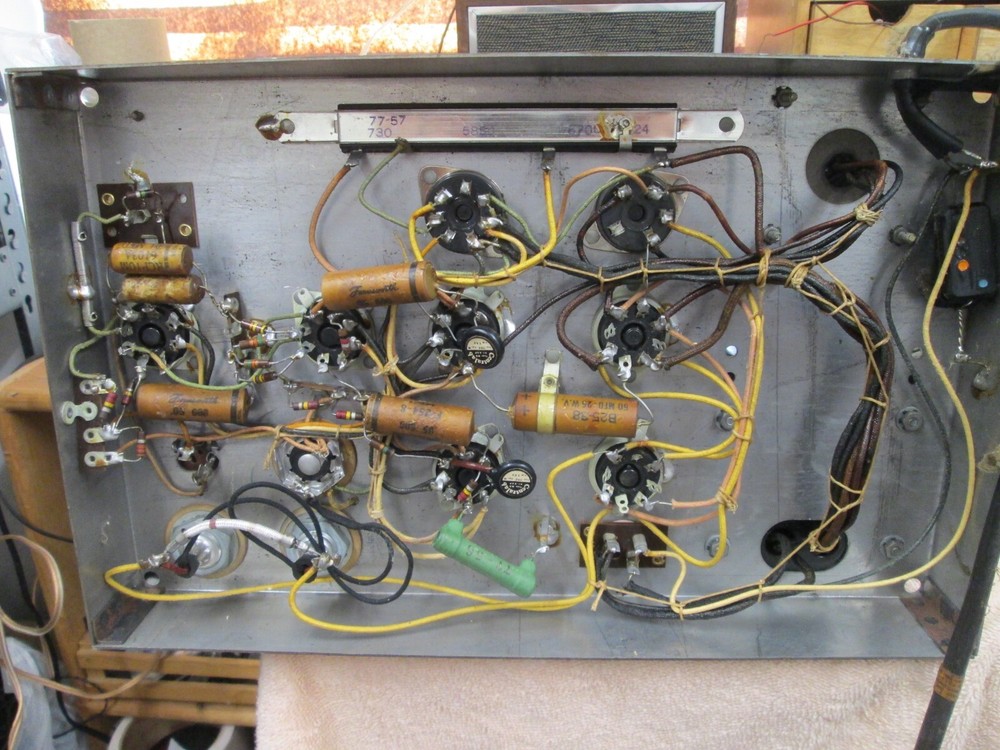 Capehart 634927 tube amplifier pulled from a Panamuse console Powers on