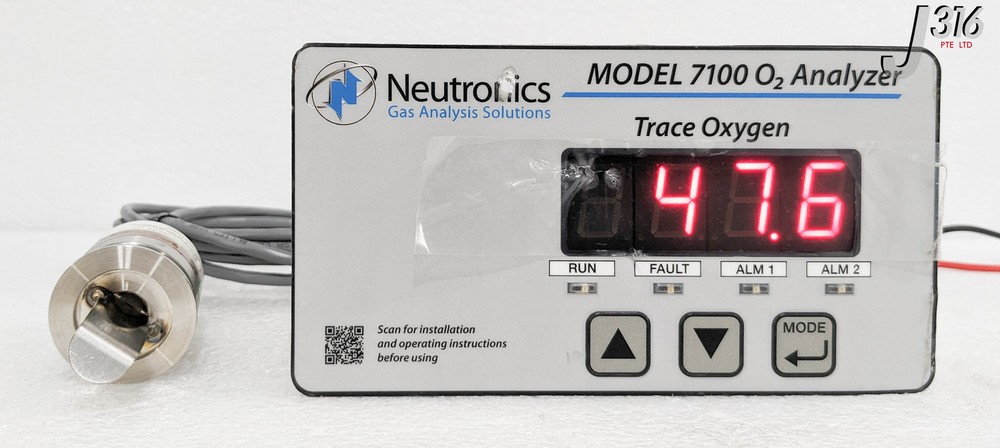 34133 NEUTRONICS OXYGEN ANALYZER, MODEL 7100 W/ SENSOR 7100E-02 7124BE-N1