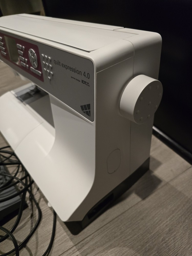 Pfaff quilt expression 4.0 sewing machine