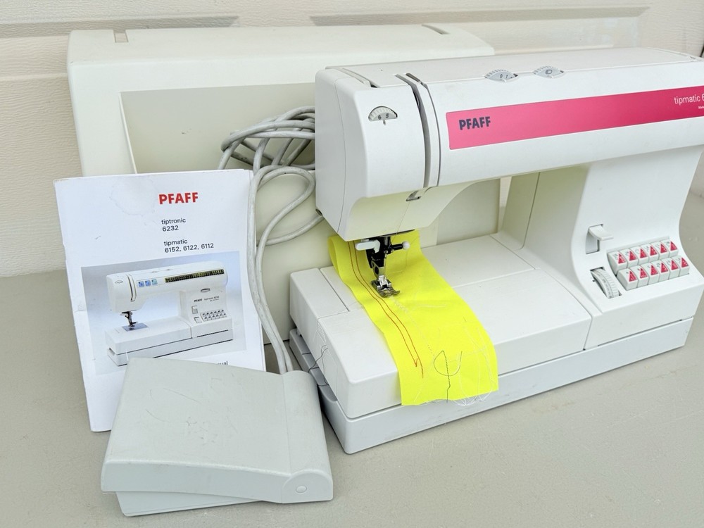 Pfaff Tipmatic 6122 Sewing Machine