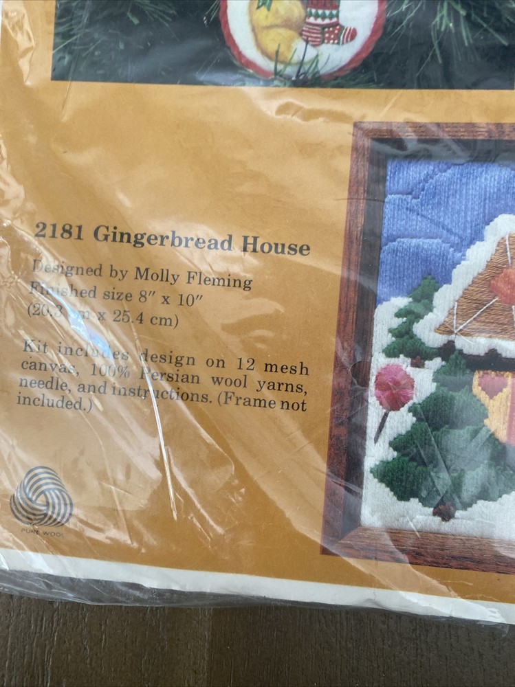 The Creative Circle 2181 Gingerbread House 8”x10” By Molly Fleming