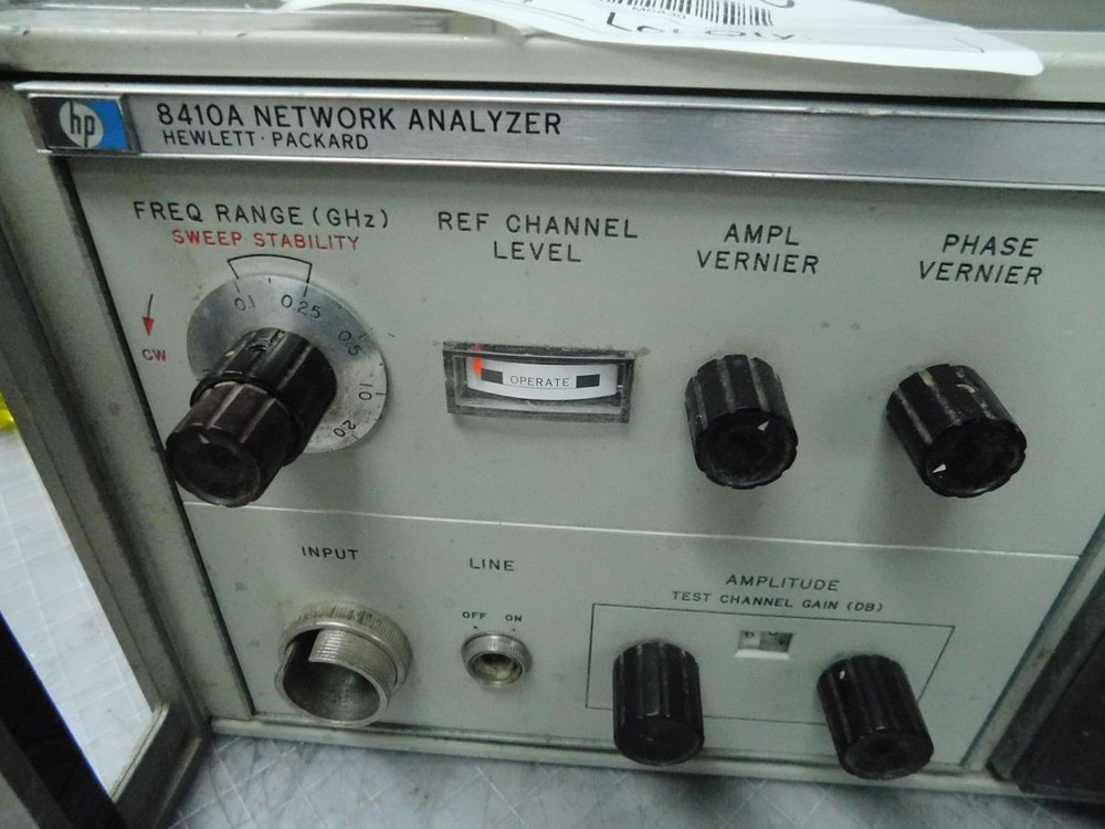 HP 8410A VINTAGE NETWORK ANALYZER M6830