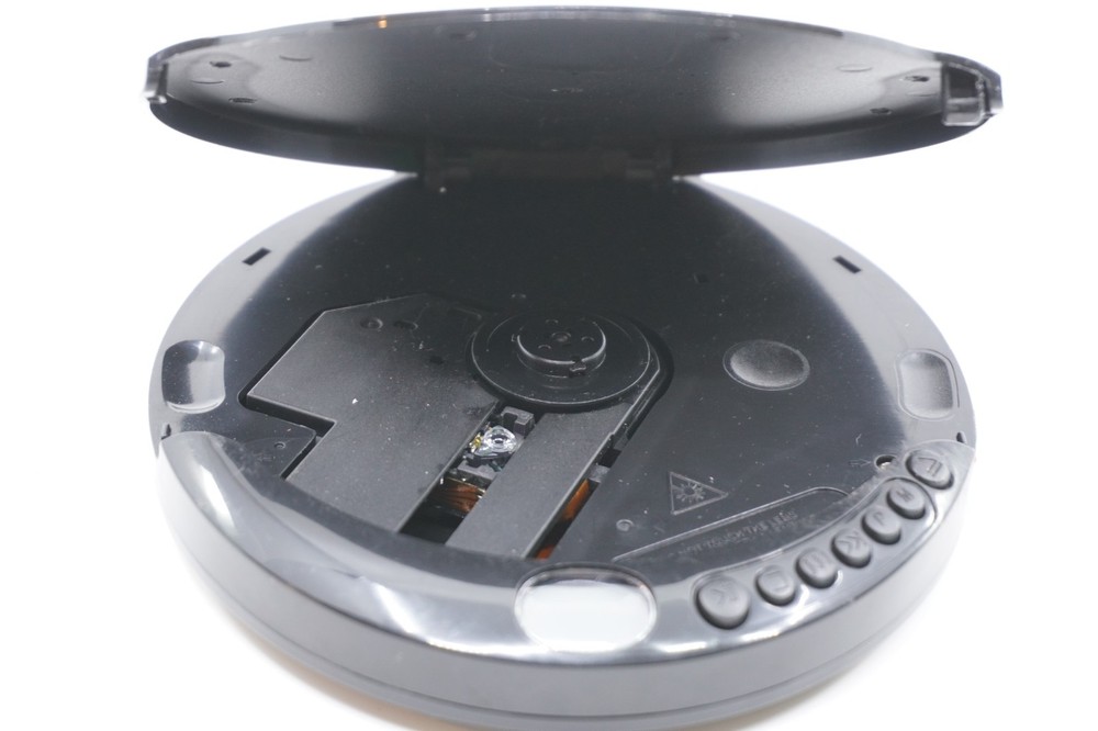 Sylvania Personal Compact Disc CD Player SCD300-Black Tested/Working