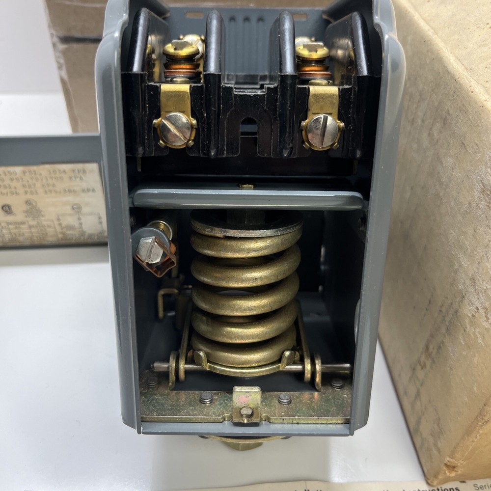 Johnson Controls Pump And Air Compressor Control P11BA-1