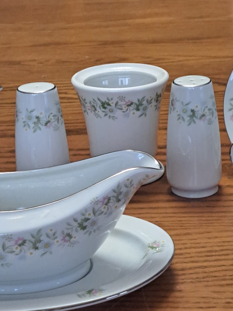 Johann Haviland Forever Spring Floral Scroll 31 Piece Dinnerware Grouping