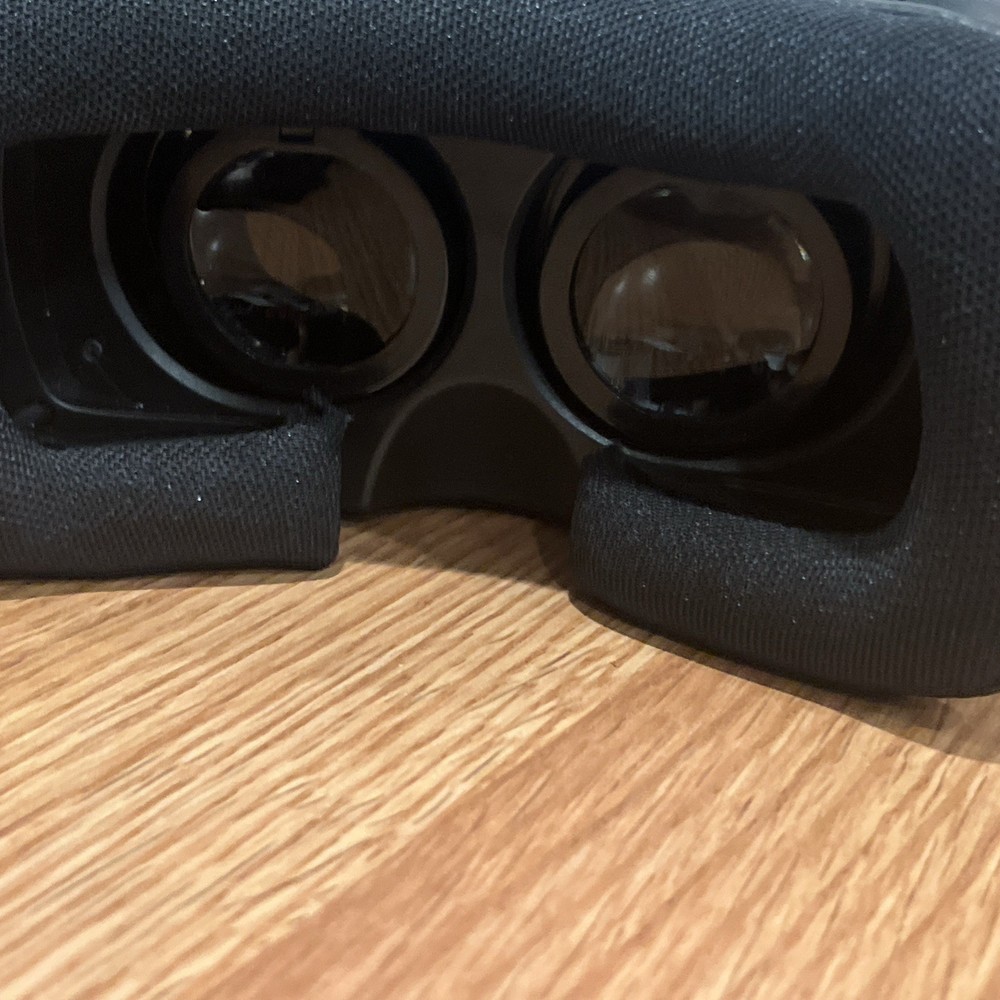 Cynoculars Virtual Reality 3D Headset Wireless - Gaming Remote Compatible