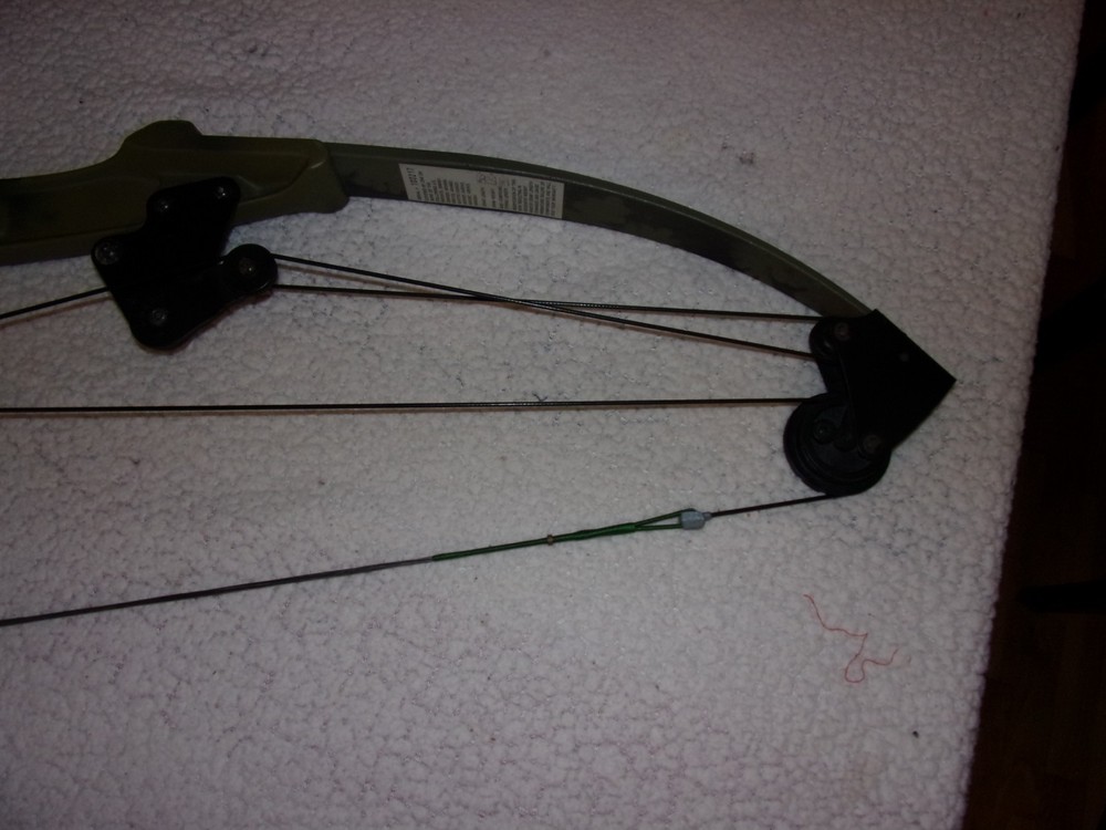 Bear Whitetail Hunter Green Camo Compound Bow