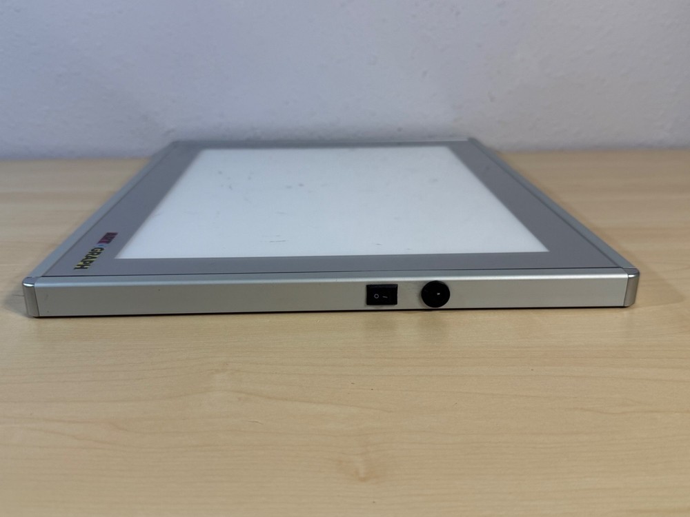 ARTOGRAPH LightPad A930 Tracing Table Model 225-930 Drawing Light Box & Bag