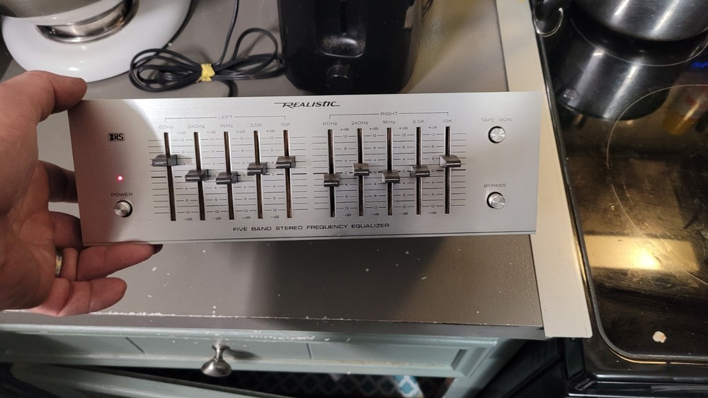 Realistic 31-1988A Five Band Stereo Frequency Equalizer