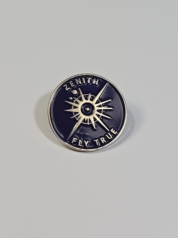Zenith Fly True Lapel Pin Disc Gold Disc