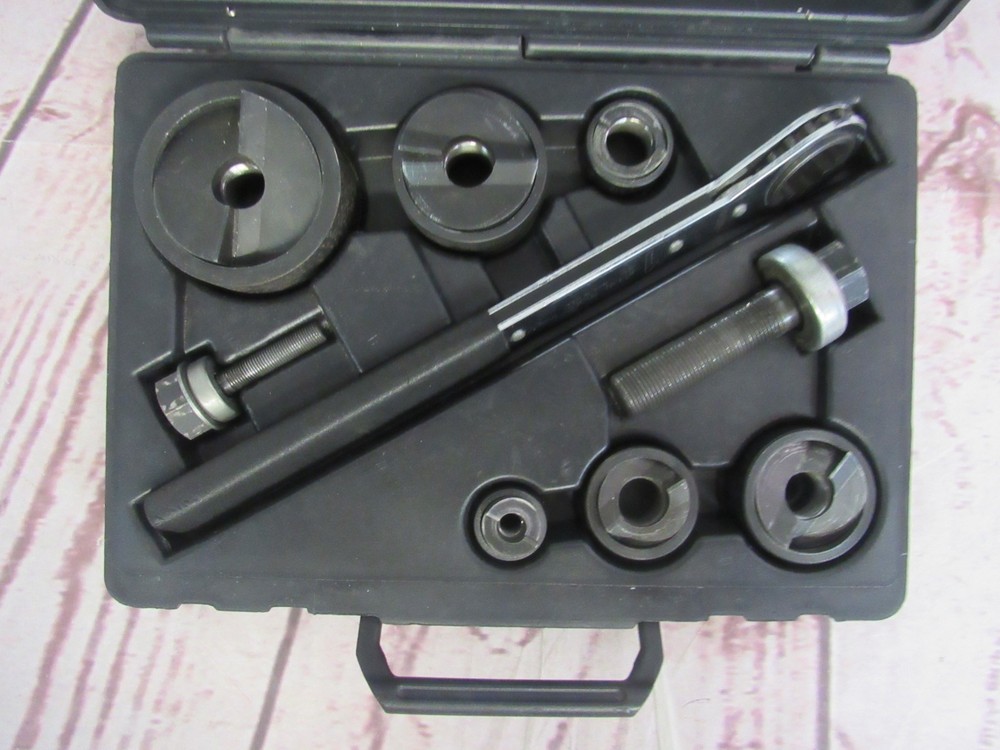 Klein Tools Knockout Punch Set 53732SEN With Ratchet Wrench