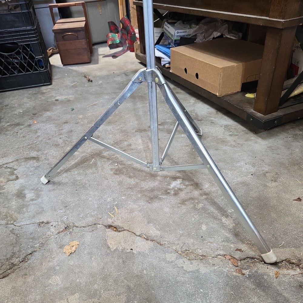 Vintage Da-Lite Comet Approx 40x48" Projection Screen EUC