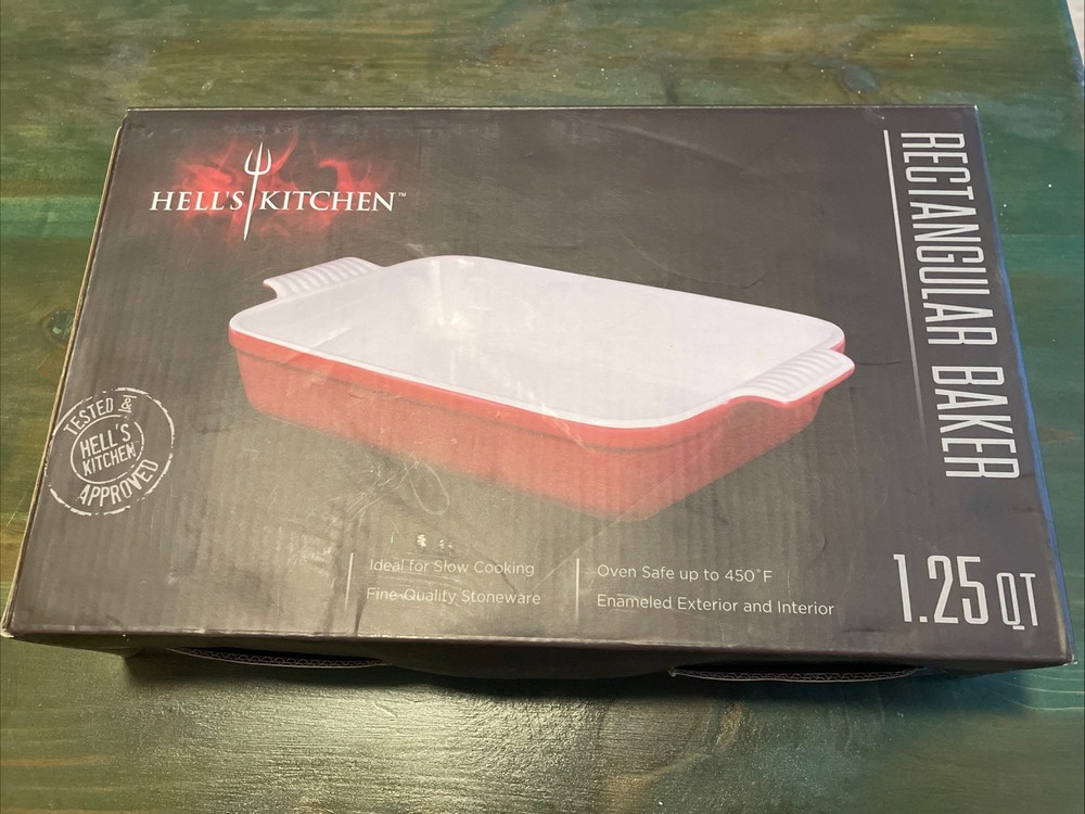 Hell's Kitchen Red Rectangular Stoneware Baker  1.25 QT New Open Box - Beautiful
