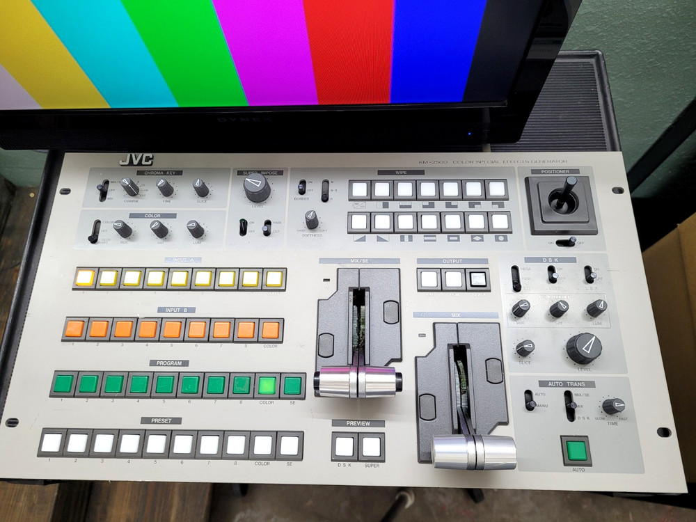 JVC KM-2500 Digital Special Effects Generator Controller W/ Main Unit Tested