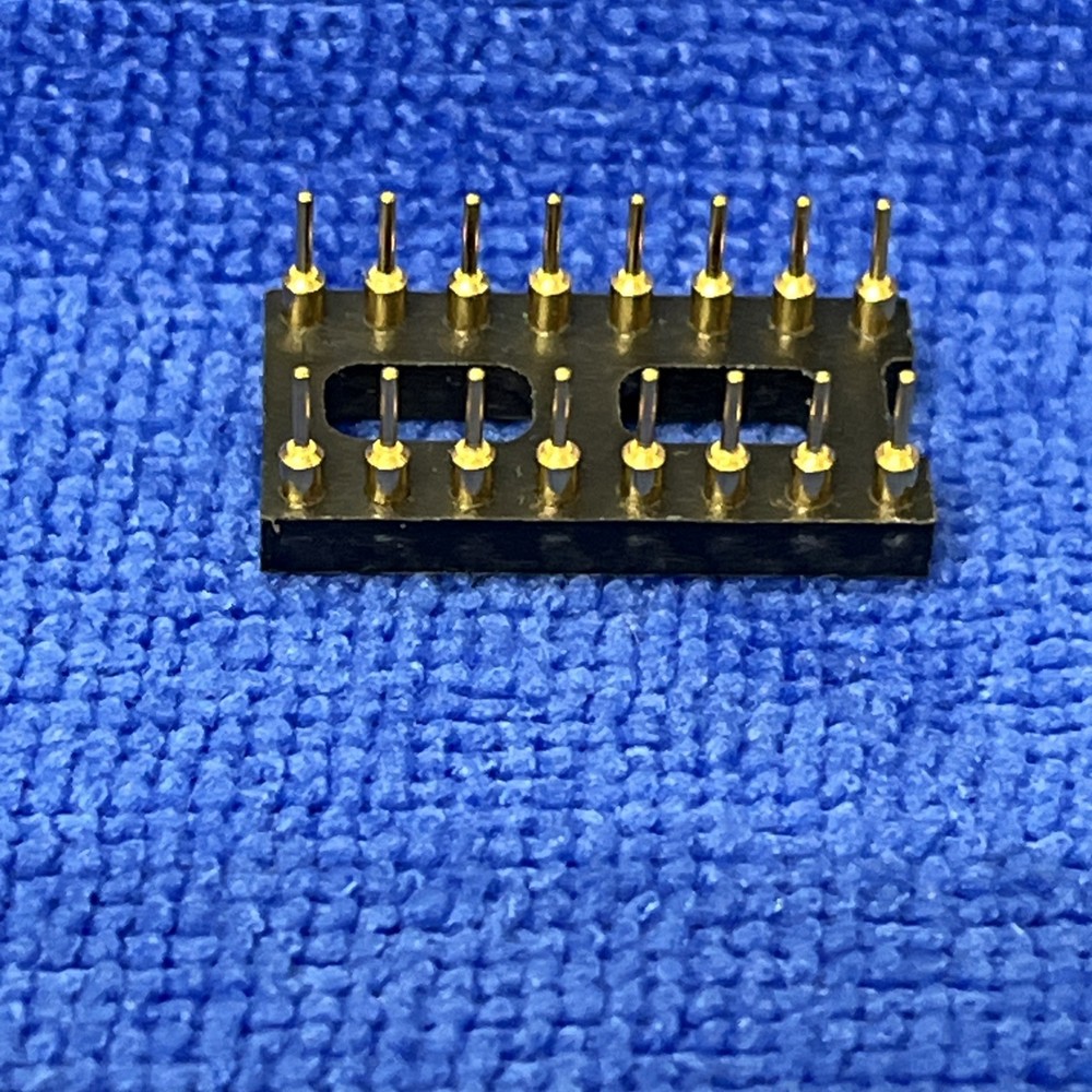 AUGAT ~ 1016-AG10D ~ PLUG-IN ELECTRONIC COMPONENTS SOCKET