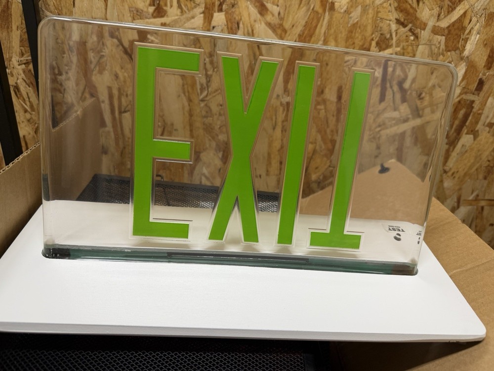 EATON LIGHTALARMS SERIES SIMPLICITY EDGE-LIT LED EXIT SIGN - GREEN