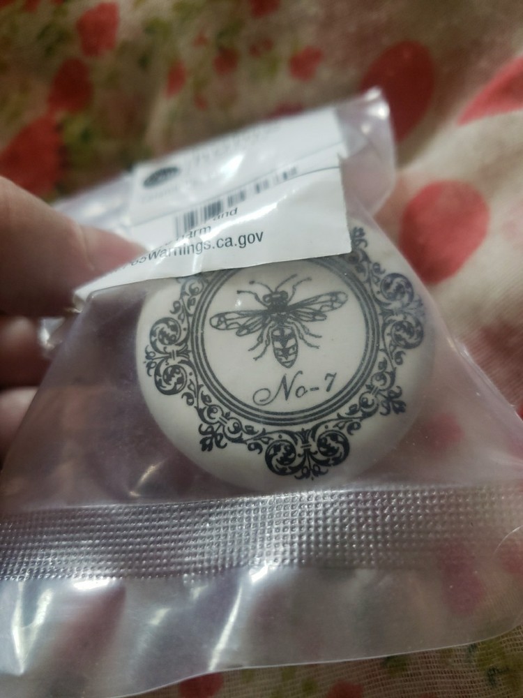 NIP Dritz Home Ceramic Bee Knob
