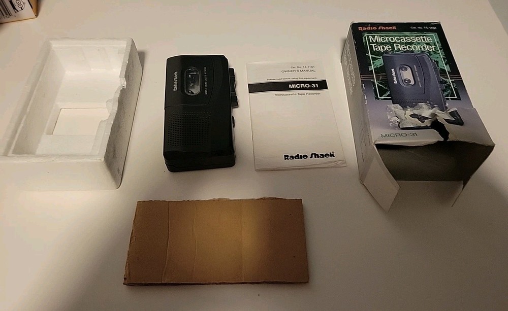 RadioShack Micro-31 Microcassette Tape Recorder Voice Recorder Powers On